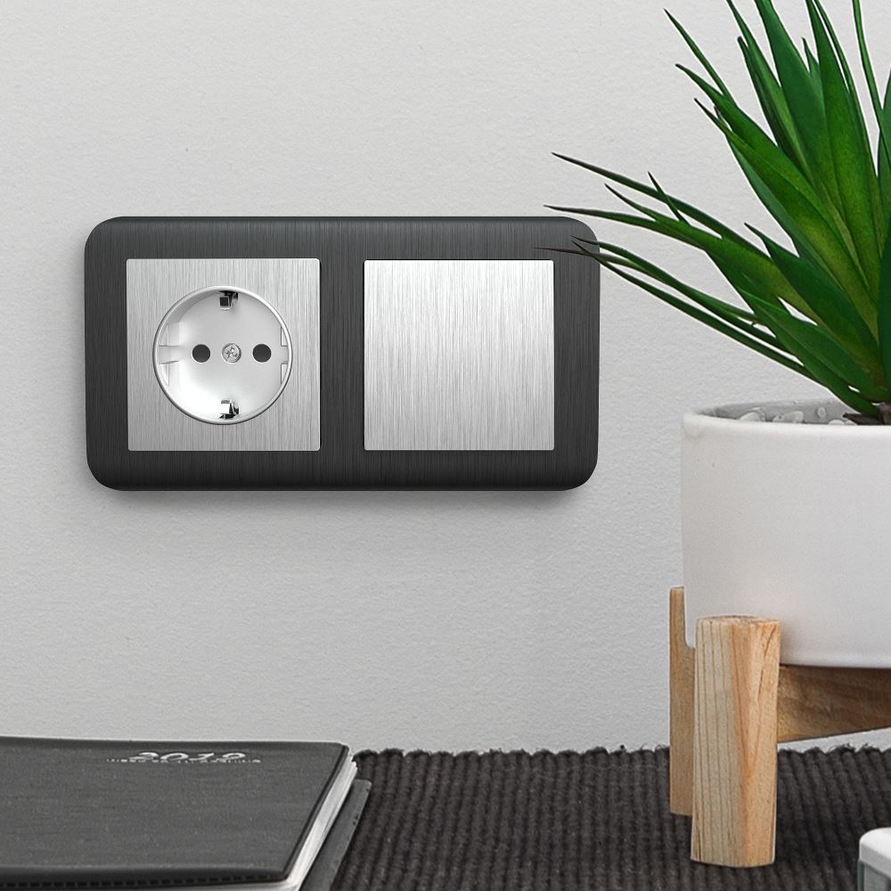 Рамка из поликарбоната Werkel Stream на 2 поста Графит W0022104 — изображение 3