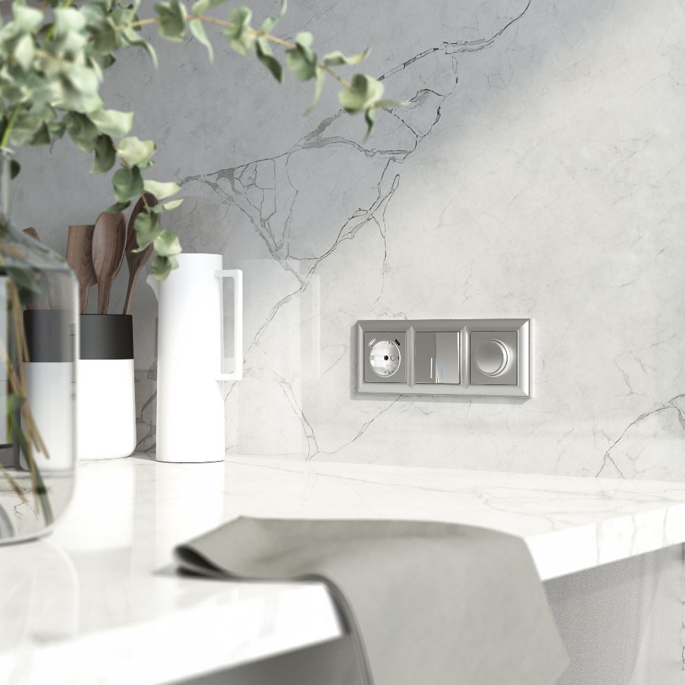 Рамка из поликарбоната Werkel Fiore на 3 поста Серебряный W0032206 — изображение 2