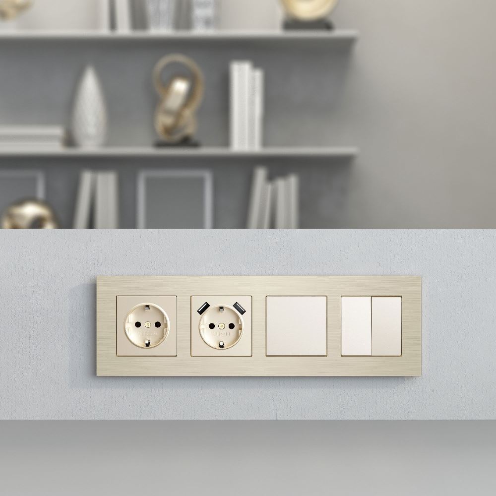 Рамка из металла Werkel AluMax на 4 поста Шампань W0043511 — изображение 2