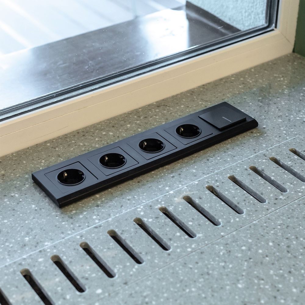 Розетка встраиваемая Werkel с заземлением Черный матовый W1171008 — изображение 2