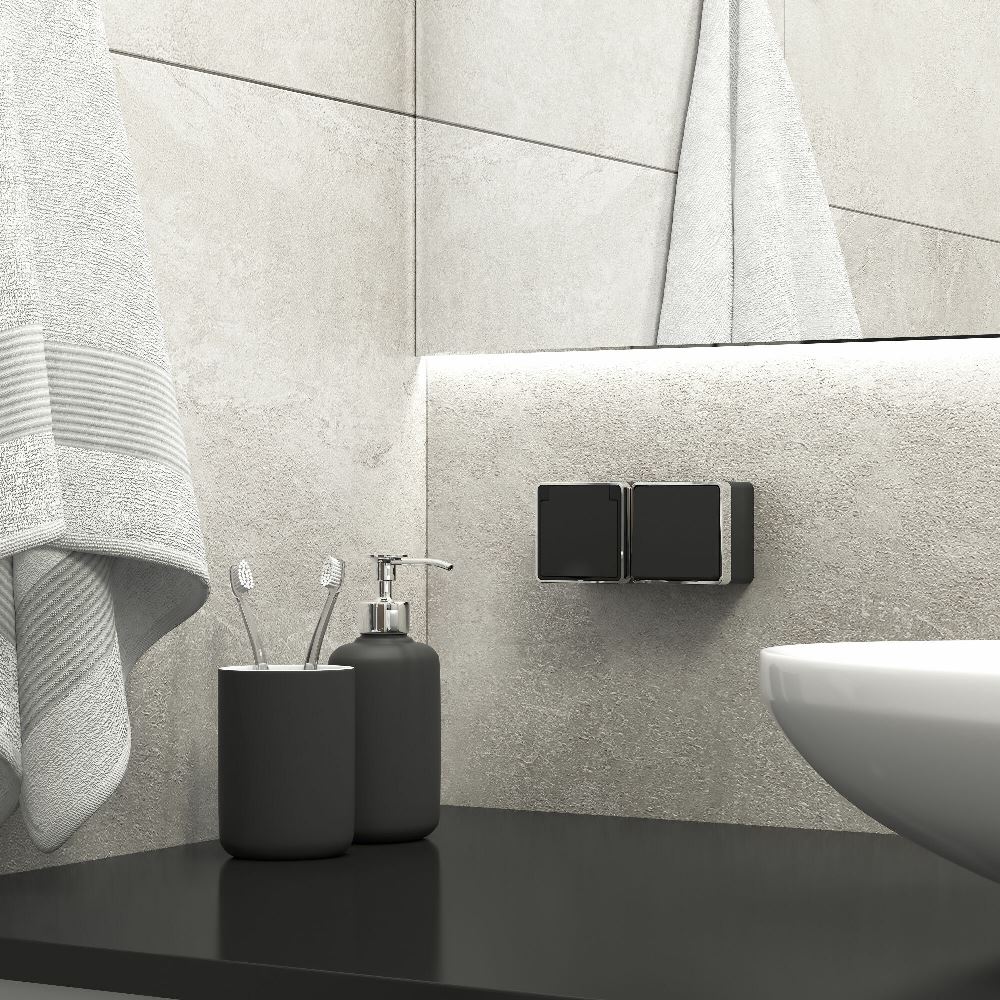 Розетка накладная влагозащищенная Werkel Gallant с заземлением, шторками и защитной крышкой Черный / Хром W5071235 — изображение 4