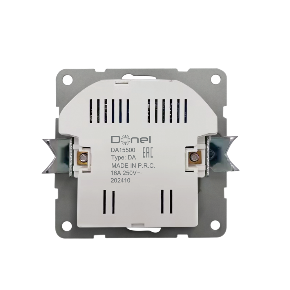 Розетка встраиваемая Donel R98 с заземлением и шторками + зарядка USB A+C 20W Белый матовый DA15500-DA22233 — изображение 5